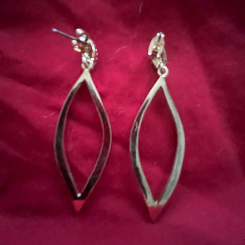 Gold Cubic Zirconia Diamond Shape Pierced Earrings NWT Prom Special Occasion - Picture 2 of 2